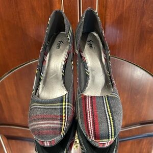 Fioni Plaid High Heel Pumps